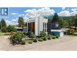 1502 2nd Avenue Fernie, BC V0B 1M0