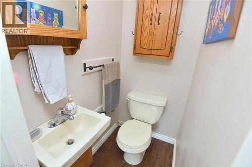 135 Alpine Avenue, Hamilton, ON - Indoor Photo Showing Bathroom
