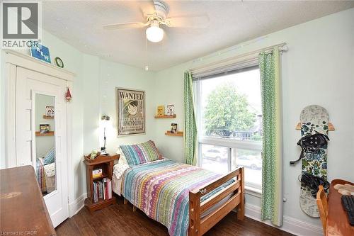 135 Alpine Avenue, Hamilton, ON - Indoor Photo Showing Bedroom