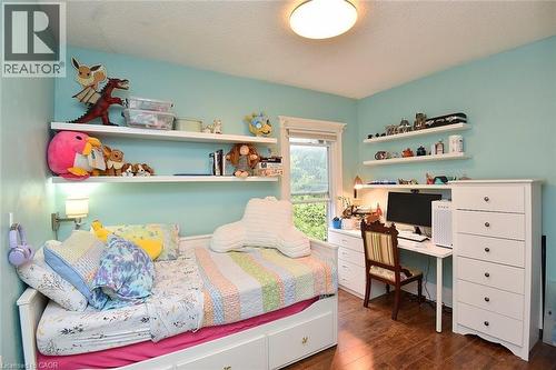 135 Alpine Avenue, Hamilton, ON - Indoor Photo Showing Bedroom