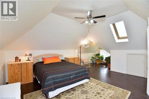 135 Alpine Avenue, Hamilton, ON - Indoor Photo Showing Bedroom