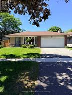 20 KING LOUIS CRESCENT Toronto, ON M1T 2W8