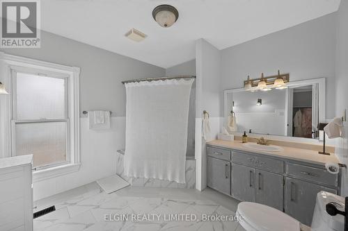 Second Floor Bathroom - 25 Locust Street, St. Thomas, ON - Indoor Photo Showing Bathroom
