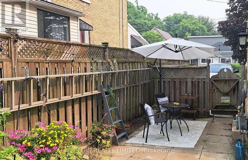 25 Locust Street, St. Thomas, ON - Outdoor With Exterior