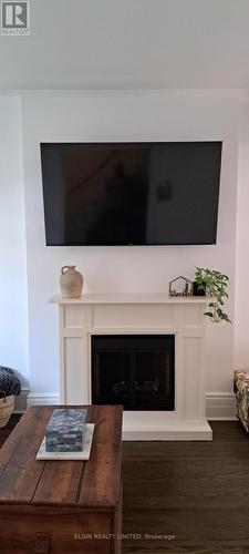 25 Locust Street, St. Thomas, ON - Indoor Photo Showing Living Room With Fireplace