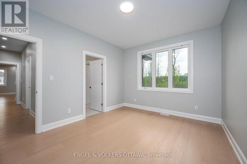 424 Ginger Crescent, Ottawa, ON 