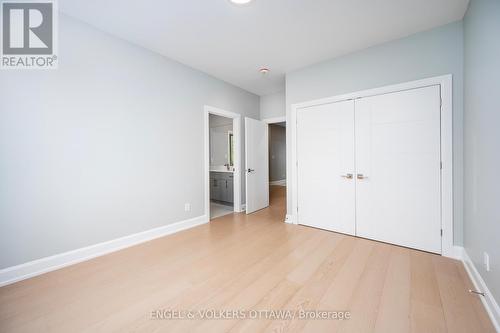 424 Ginger Crescent, Ottawa, ON 
