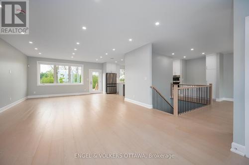 424 Ginger Crescent, Ottawa, ON 