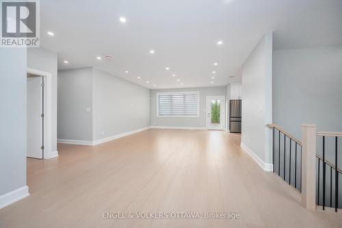 424 Ginger Crescent, Ottawa, ON 