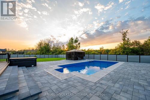 424 Ginger Crescent, Ottawa, ON 