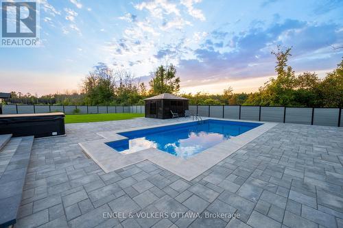 424 Ginger Crescent, Ottawa, ON 