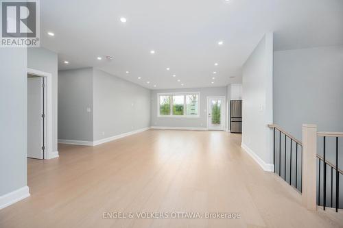 424 Ginger Crescent, Ottawa, ON 