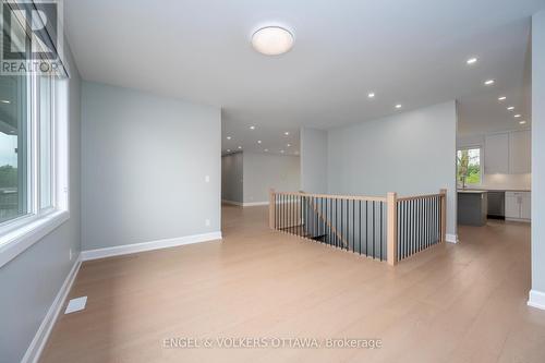 424 Ginger Crescent, Ottawa, ON 