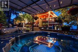 Private Relaxing Outdoor Space With Hot tub - 