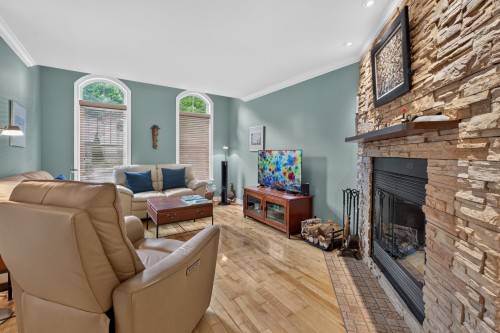 Salon - 174 114E Avenue, Saint-Jérôme, QC 