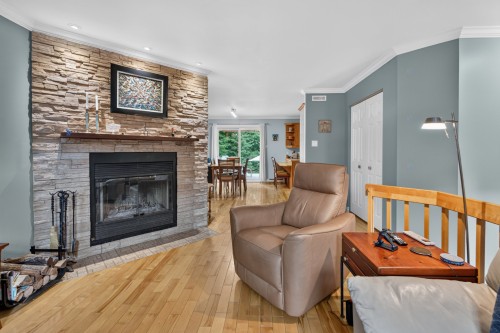 Salon - 174 114E Avenue, Saint-Jérôme, QC 