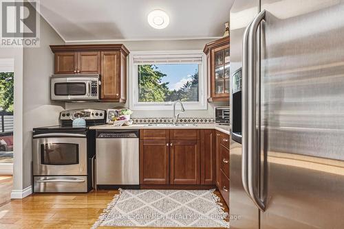 742 Francis Road, Burlington, ON - Indoor Photo Showing Kitchen