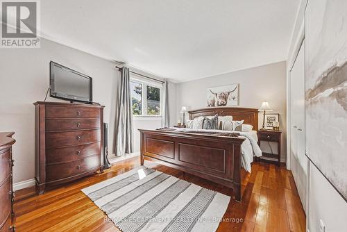 742 Francis Road, Burlington, ON - Indoor Photo Showing Bedroom