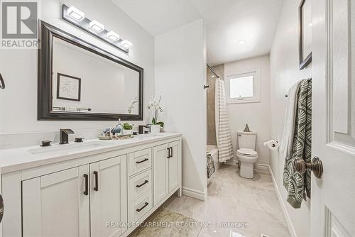 742 Francis Road, Burlington, ON - Indoor Photo Showing Bathroom