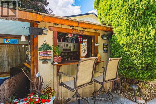 742 Francis Road, Burlington, ON - Outdoor