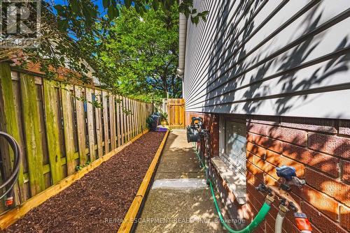 742 Francis Road, Burlington, ON - Outdoor