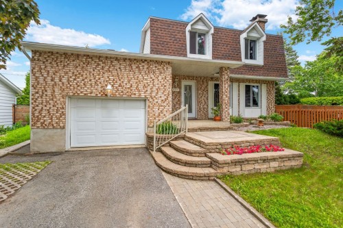 120 Rue Biermans  Laval (Chomedey), QC H7W 4N4