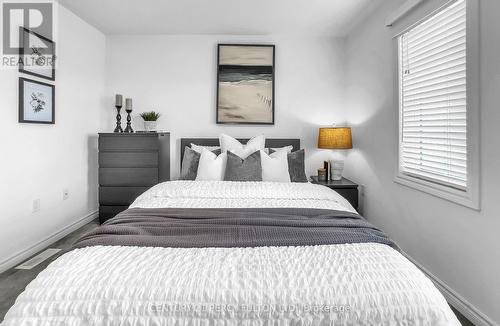 86 Magpie Way, Whitby, ON 