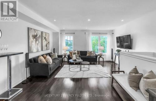 86 Magpie Way, Whitby, ON 