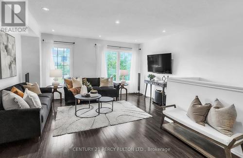 86 Magpie Way, Whitby, ON 