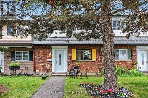 3 - 1661 HERON ROAD  Ottawa, ON K1V 6A3