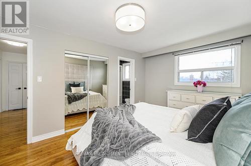 3726 Holden Crescent, Mississauga, ON 