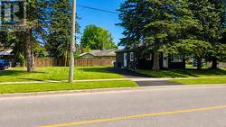 142 WINSTON BOULEVARD  Cambridge, ON N3C 1L9