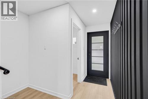 5275 Banting Court, Burlington, ON 