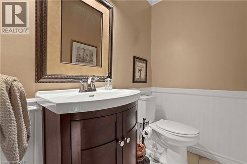 59 Randolf Court, Hamilton, ON - Indoor Photo Showing Bathroom