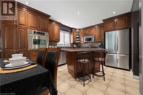 59 Randolf Court, Hamilton, ON - Indoor Photo Showing Kitchen With Stainless Steel Kitchen