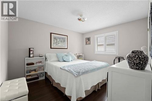59 Randolf Court, Hamilton, ON - Indoor Photo Showing Bedroom