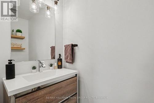 368 Hepatica Way, Ottawa, ON 