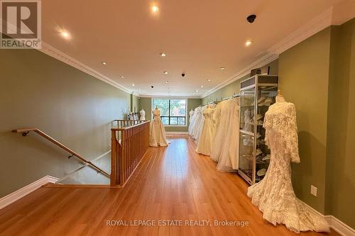 1194 St Clair Avenue W, Toronto, ON 