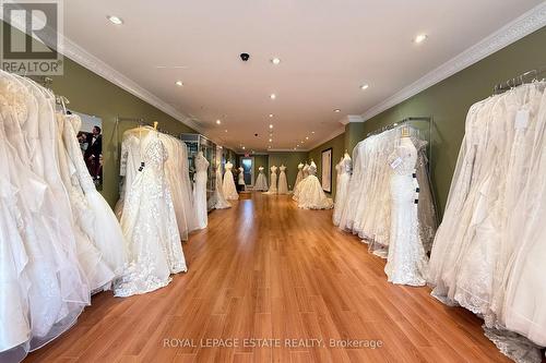 1194 St Clair Avenue W, Toronto, ON 