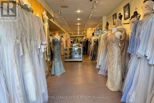 1194 St Clair Avenue W, Toronto, ON 