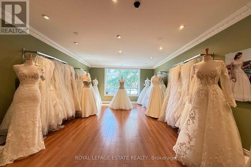 1194 St Clair Avenue W, Toronto, ON 