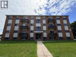 443 HAZEL Street Unit# 14  Waterloo, ON N2L 3P7