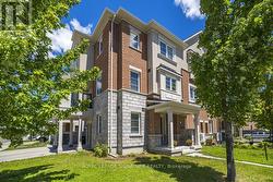 52 DEANS DRIVE  Toronto, ON M1L 0J4