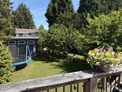 15847 RUSSELL AVENUE  White Rock, BC V4B 2S5