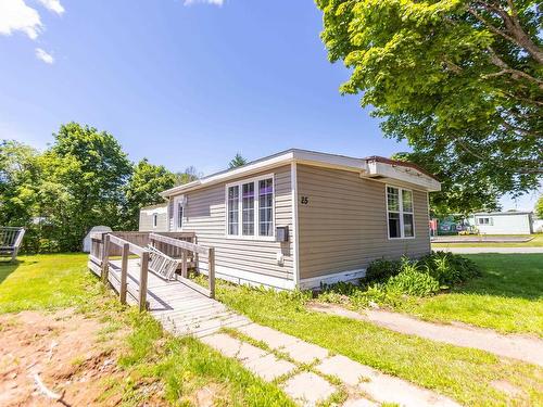 25 Liberty Lane, Amherst, NS 
