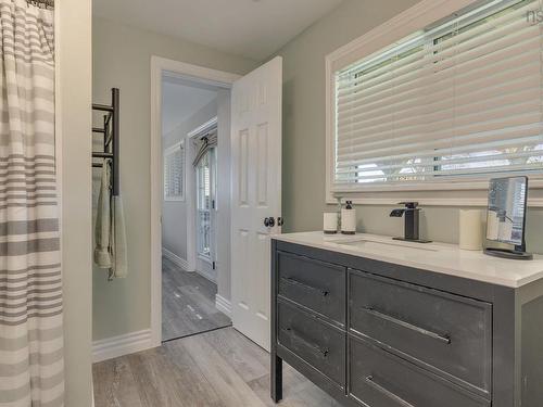 4103 Highway 2 Highway, Wellington, NS - Indoor Photo Showing Bathroom