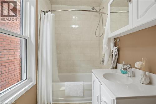 19 Huntley Street, Hamilton, ON 