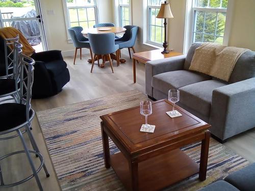 J 51 First Avenue, Tennecape, NS 