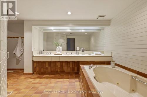 5 Pc Primary Ensuite - 41 Ridge Drive, Toronto, ON 