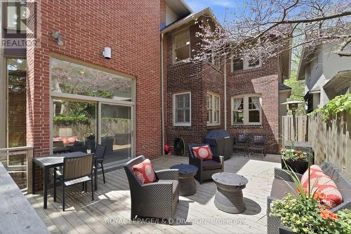 Deck looking to family room / dining room - 41 Ridge Drive, Toronto, ON 